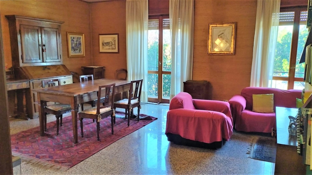 04 Alloggio 6 vani Soggiorno e Sala da Pranzo 02 1