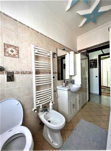RIF 2GV000109 APPARTAMENTO TRILOCALE TRECATE NO 08 Bagno 01