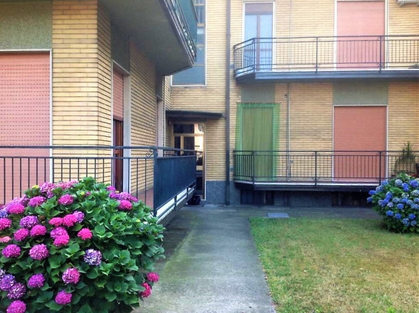 RIF 2GV000110 APPARTAMENTO TRILOCALE CERANO NO 00 Esterno 01
