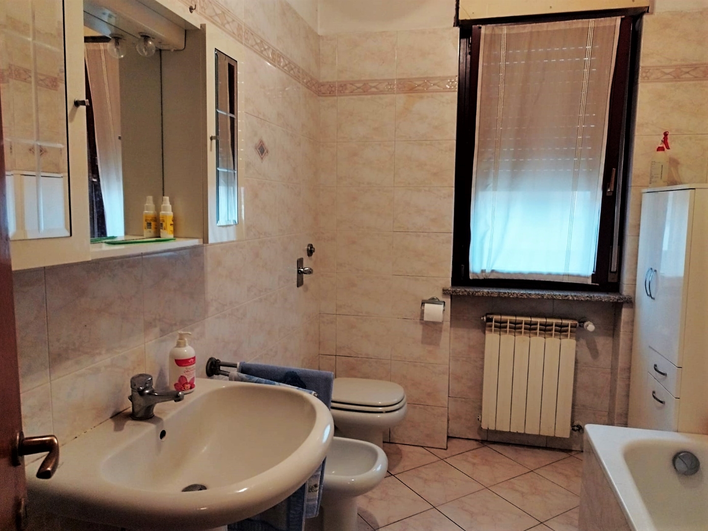2GV000113 Trecate Trilocale 07 Bagno 01