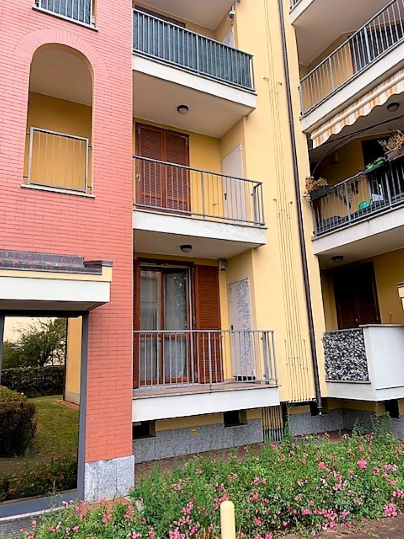 2GV000123 Vendita Trecate Bilocale 00 Facciata 03