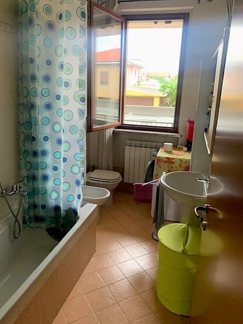 2GV000123 Vendita Trecate Bilocale 09 Bagno