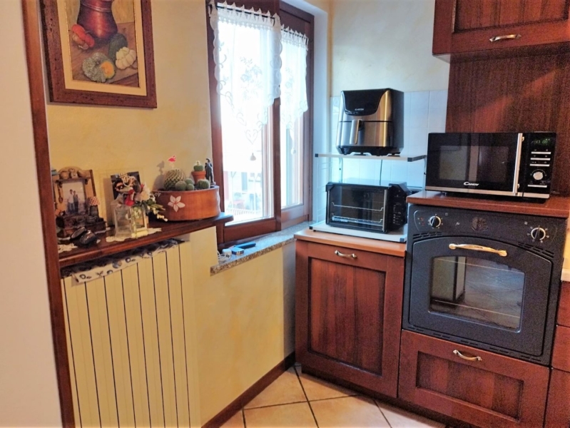 2GV000126 Vendita Trecate Trilocale 02 Cucina 00