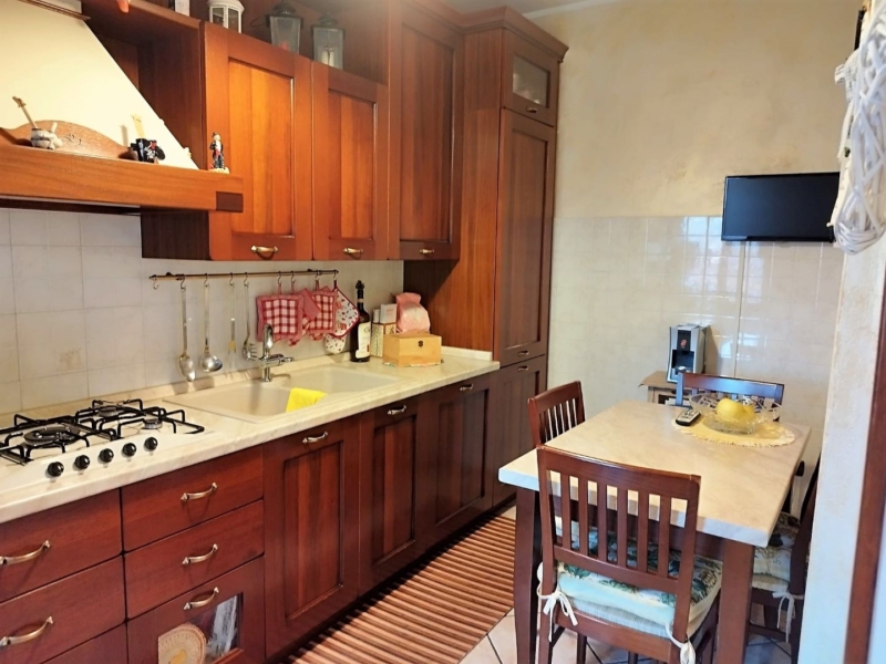 2GV000126 Vendita Trecate Trilocale 02 Cucina 05