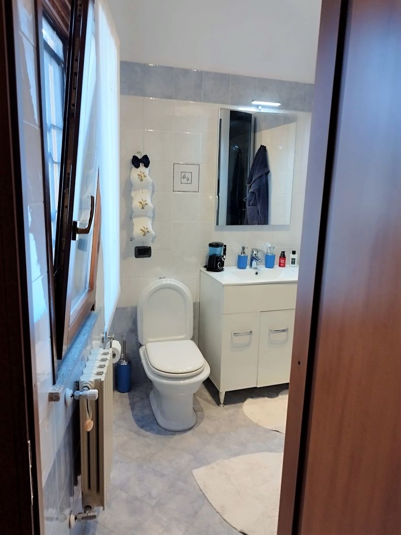 2GV000126 Vendita Trecate Trilocale 07 Bagno Servizio 00