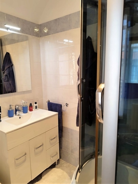 2GV000126 Vendita Trecate Trilocale 07 Bagno Servizio 02