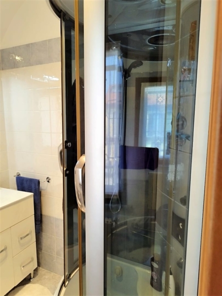 2GV000126 Vendita Trecate Trilocale 07 Bagno Servizio 04