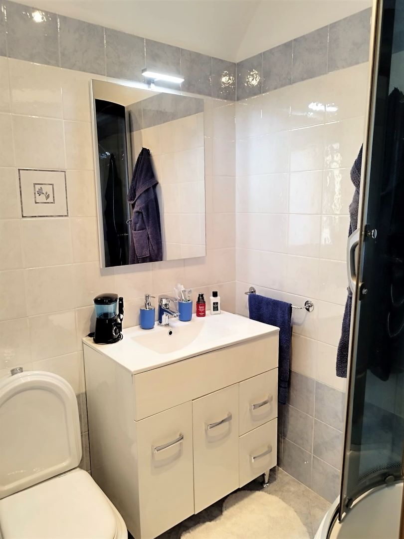 2GV000126 Vendita Trecate Trilocale 07 Bagno Servizio 05