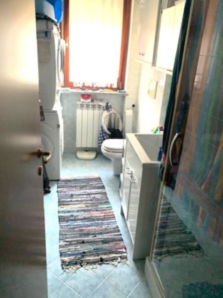 2GV000128 Vendita Trecate Alloggio Trilocale 05 Bagno servizio 00