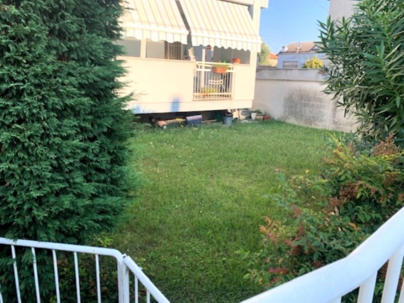 2GV000128 Vendita Trecate Alloggio Trilocale 08 Giardino 01