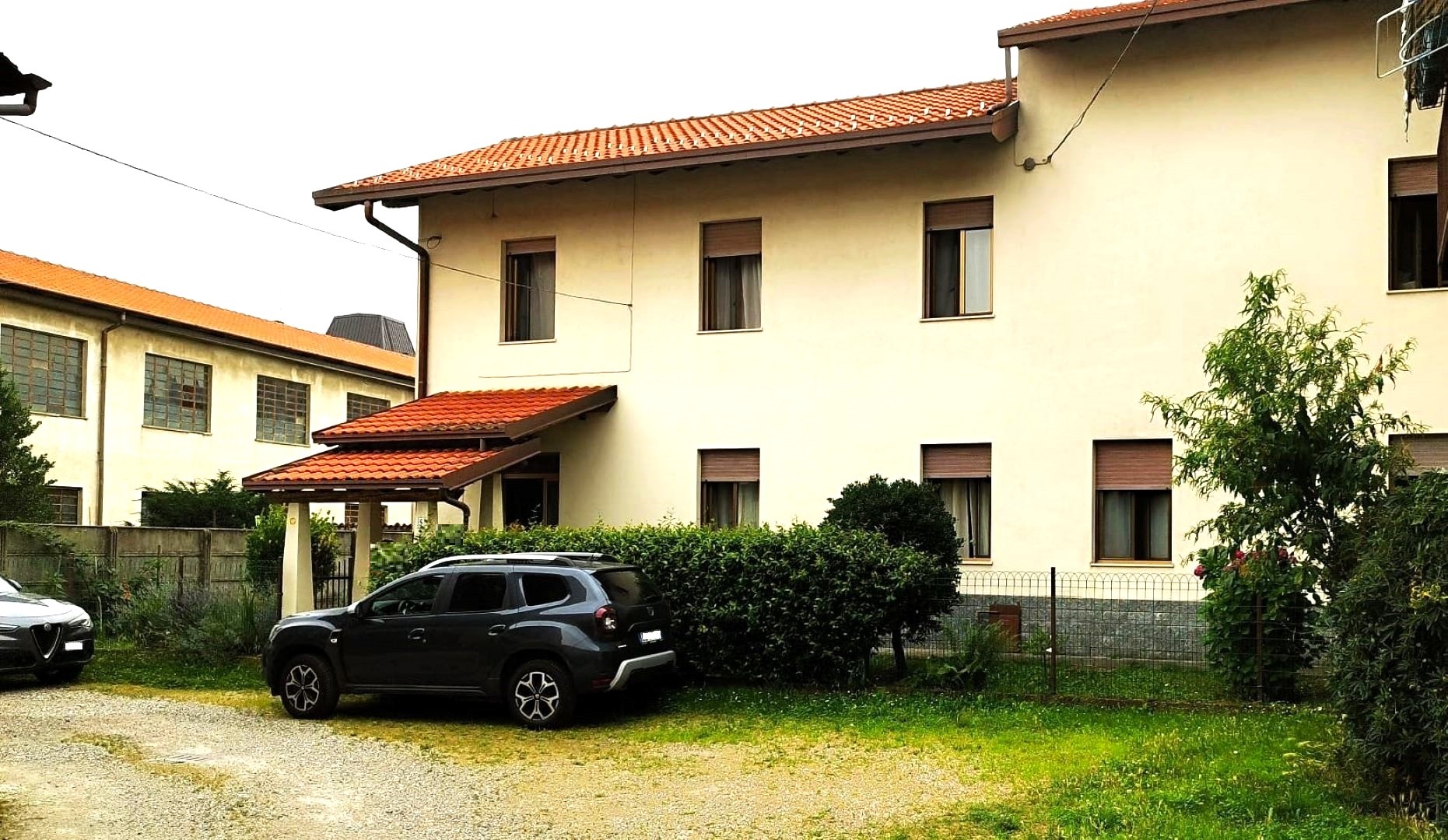 2GV000155 Casa Semi Indipendente Vanzaghello Milano 00 Facciata 00