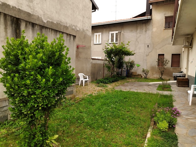 2GV000155 Casa Semi Indipendente Vanzaghello Milano 18 Giardino Retro 08