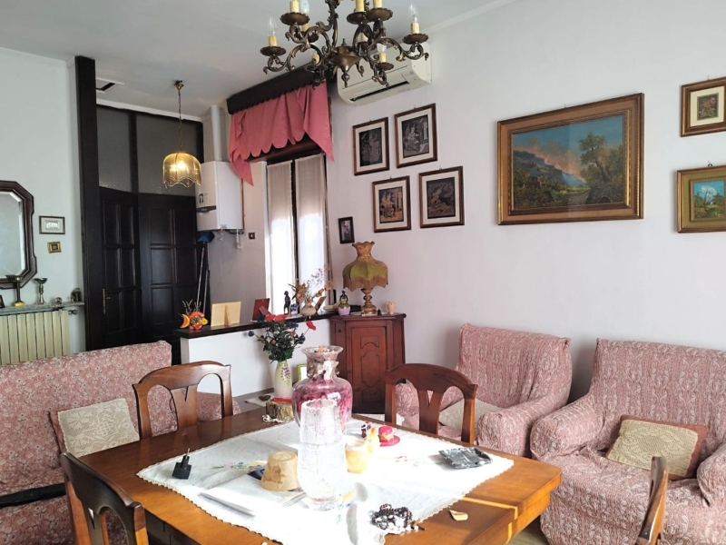 2GV000201 Vendita Villa Indipendente Trecate NO 20 P1 00 Soggiorno 06