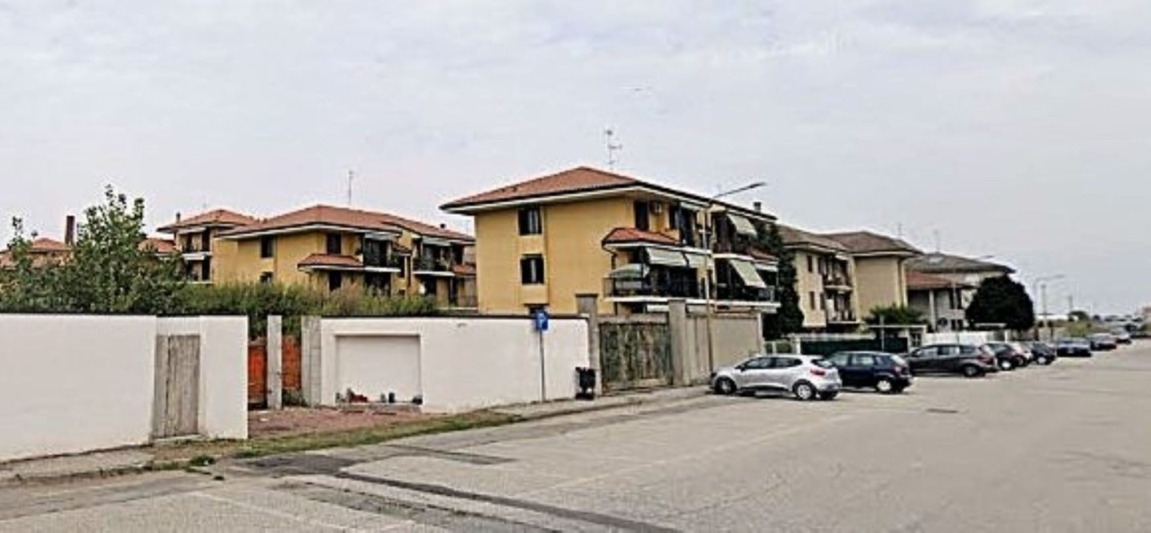 2GV000204 Vendita Appartamento Bilocale Trecate NO 00 Facciata 02
